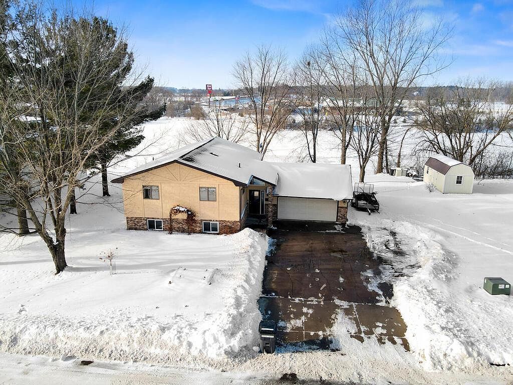 655 11th St SW Pine City, MN 55063 - Thumbnail 3