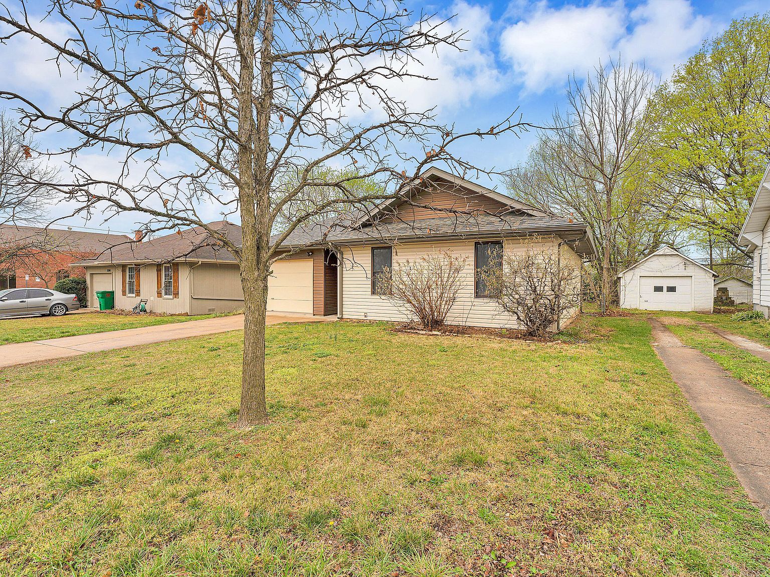 2205 N Prospect Ave Springfield, MO 65803 - Thumbnail 3