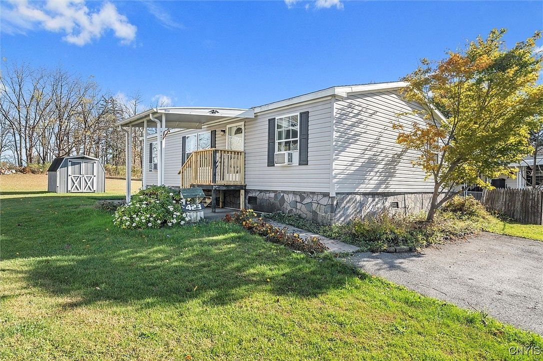 423 Mountain Ash Dr Canandaigua, NY 14424 - Thumbnail 3