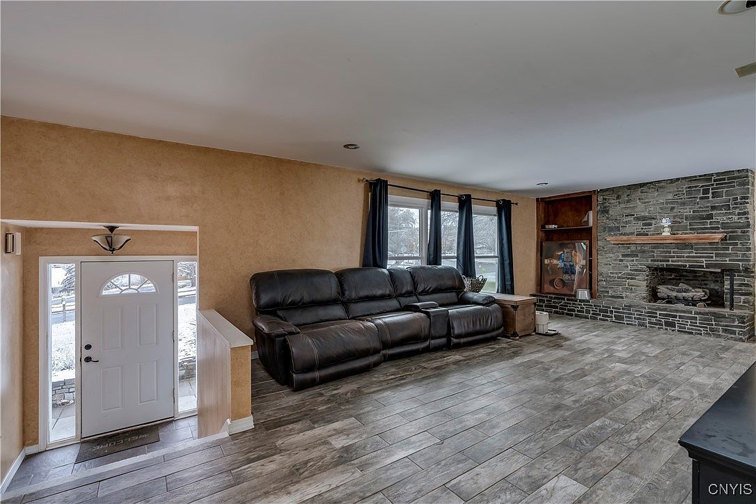 402 Barben Ave Watertown, NY 13601 - Thumbnail 3