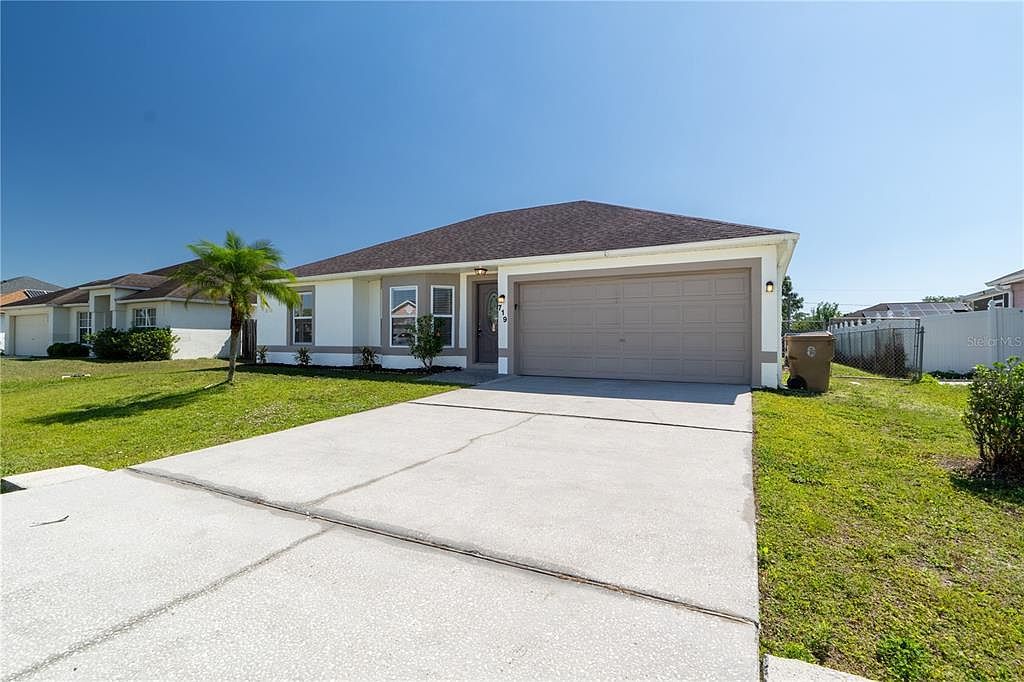 719 Versailles Ln Kissimmee, FL 34759 - Thumbnail 3