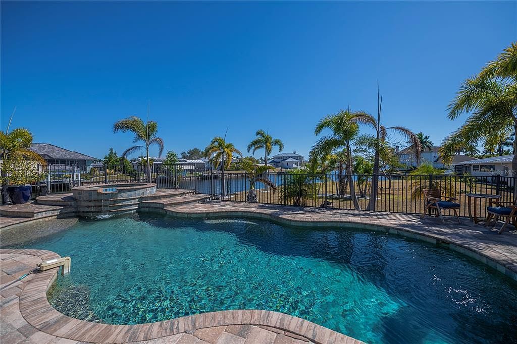 290 Tait Ter SE Port Charlotte, FL 33952 - Thumbnail 3