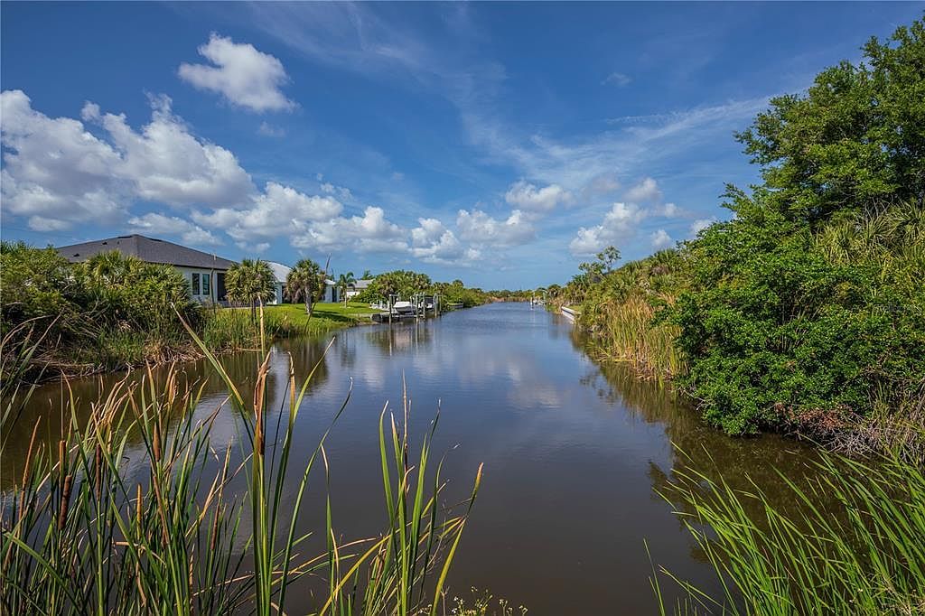 10165 & 10157 Kingsville Dr Port Charlotte, FL 33981 - Thumbnail 3