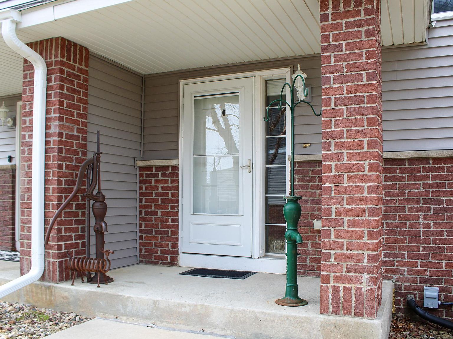 610 Shardlow Ln NE Byron, MN 55920 - Thumbnail 3