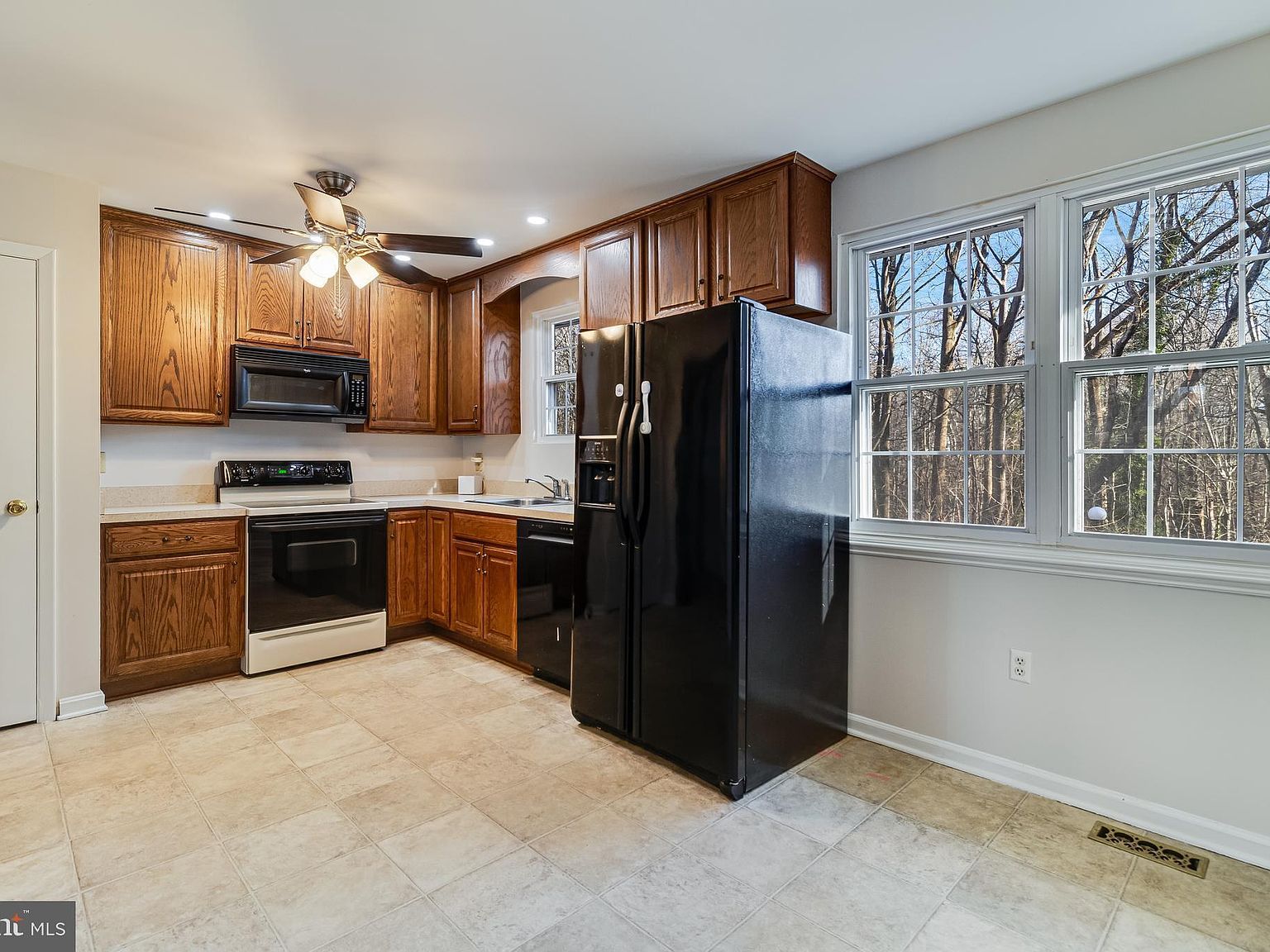 1861 Oldfield Dr Huntingtown, MD 20639 - Thumbnail 3