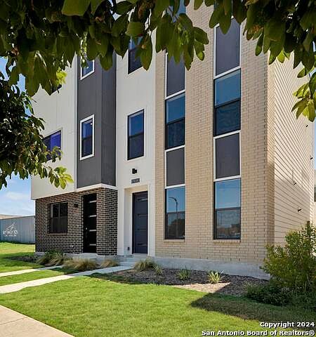7924 Kennedy Hill Dr #2 San Antonio, TX 78235 - Thumbnail 3