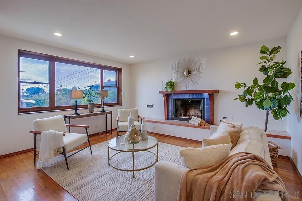 2068 Guizot St San Diego, CA 92107 - Thumbnail 3