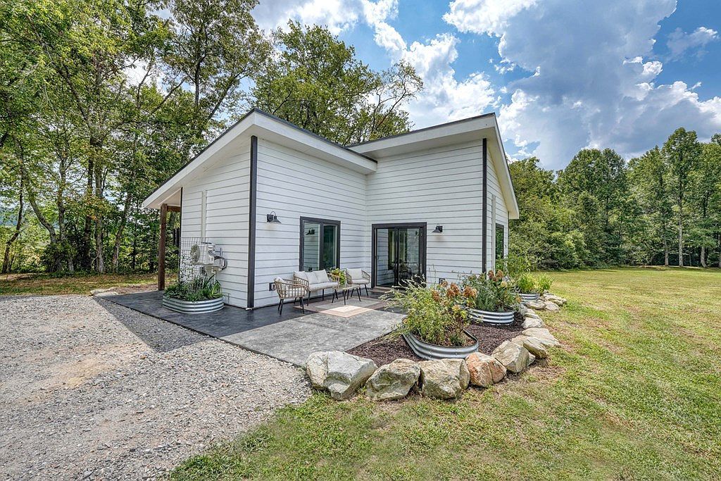 835 Waldroup Rd Hayesville, NC 28904 - Thumbnail 3