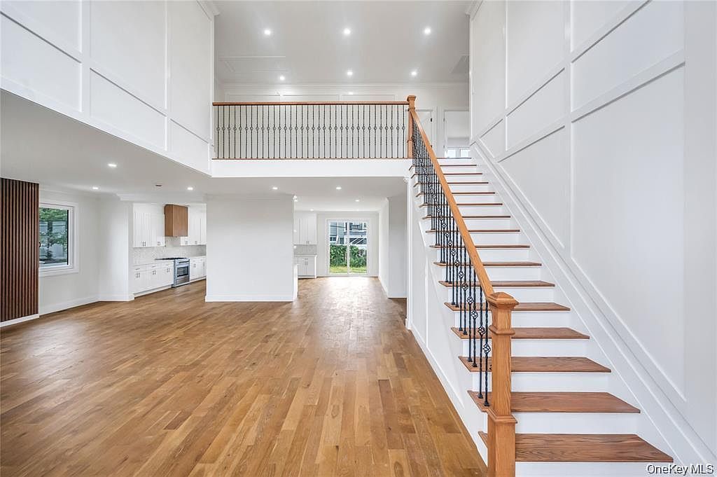 2571 Alder Ave East Meadow, NY 11554 - Thumbnail 3