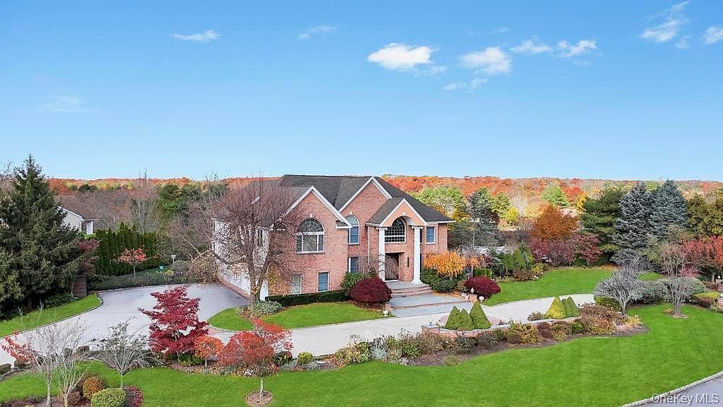 2 Old Bridge Ct Melville, NY 11747 - Thumbnail 3