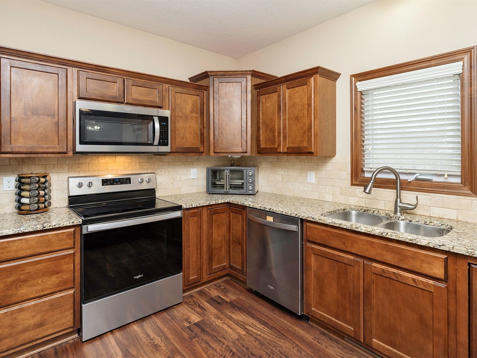 4205 147th St Urbandale, IA 50323 - Thumbnail 3