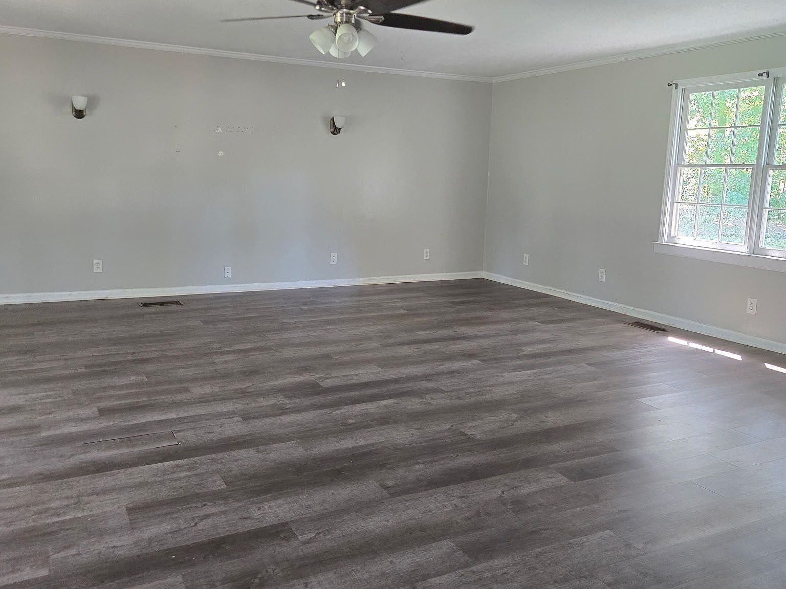 1307 Wildwood Dr Griffin, GA 30223 - Thumbnail 3