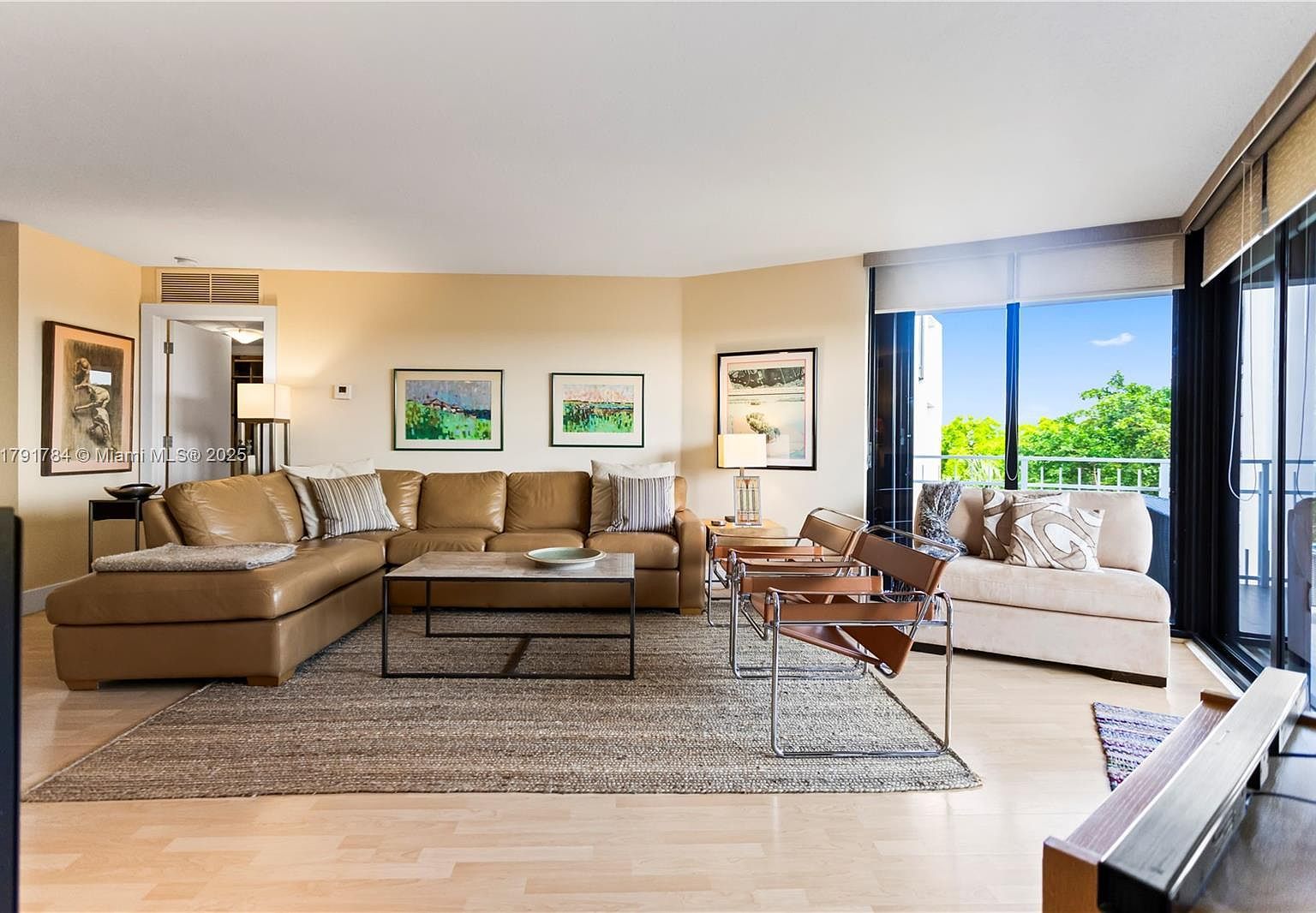 2000 Towerside Ter APT 710 Miami, FL 33138 - Thumbnail 3