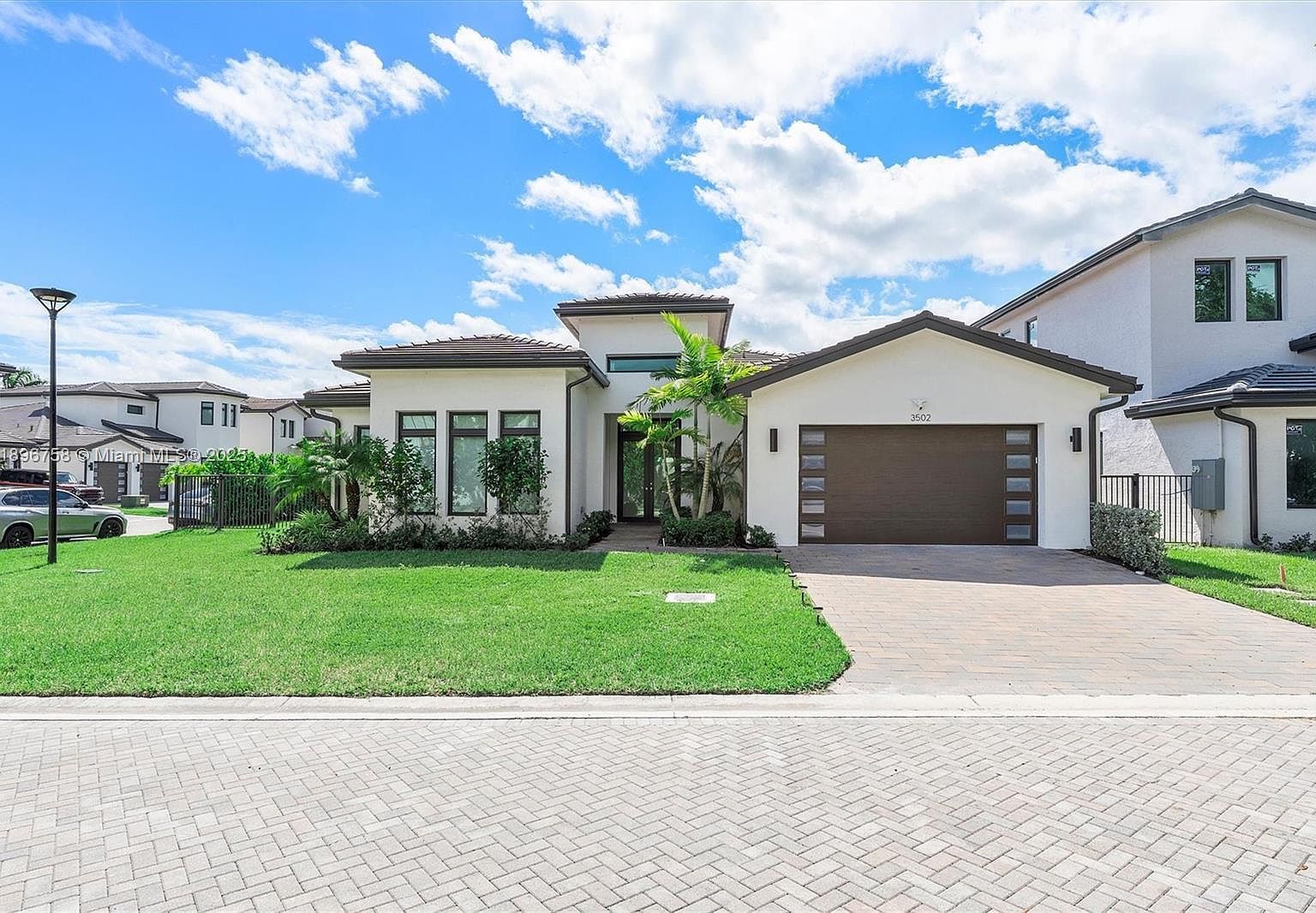 3502 Ashwood Cir N Hollywood, FL 33312 - Thumbnail 3