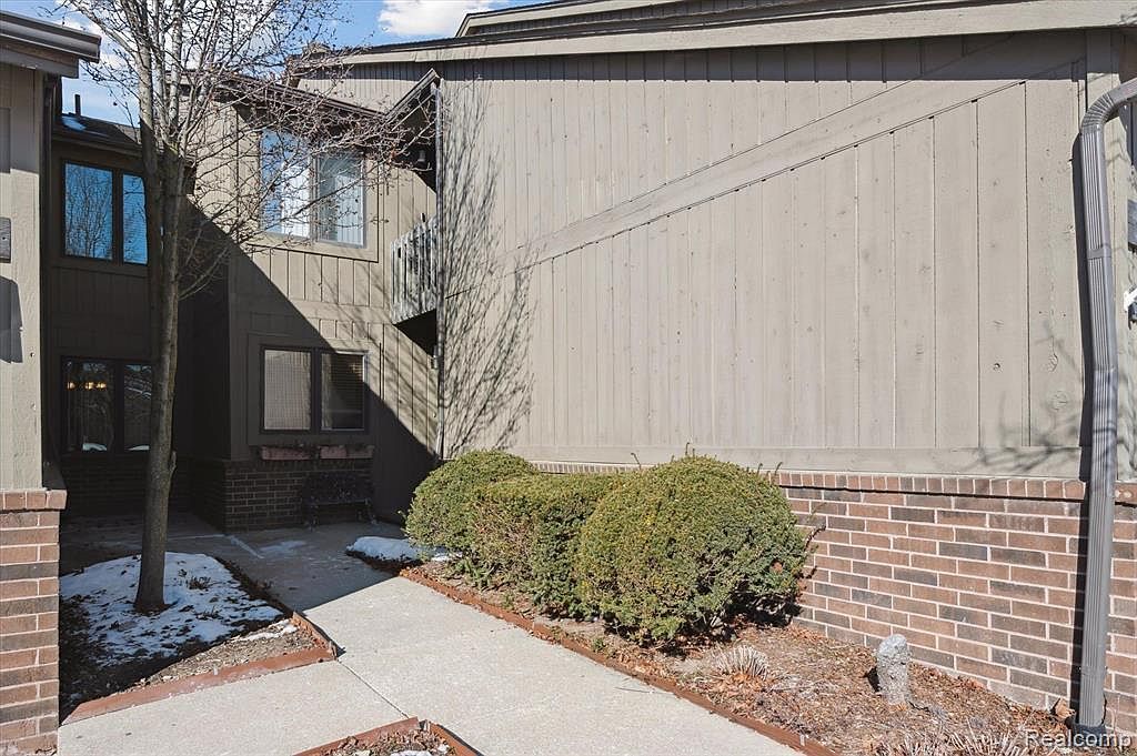 9836 Hawthorne Glen Dr Grosse Ile, MI 48138 - Thumbnail 3