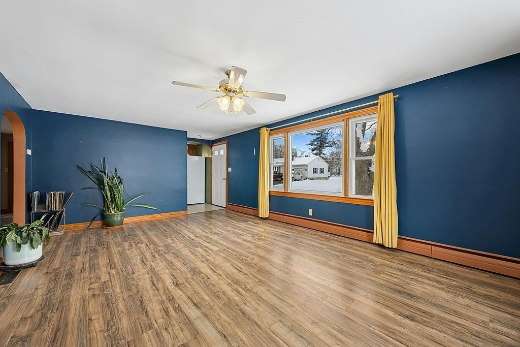 156 Hurd St Fitchburg, MA 01420 - Thumbnail 3