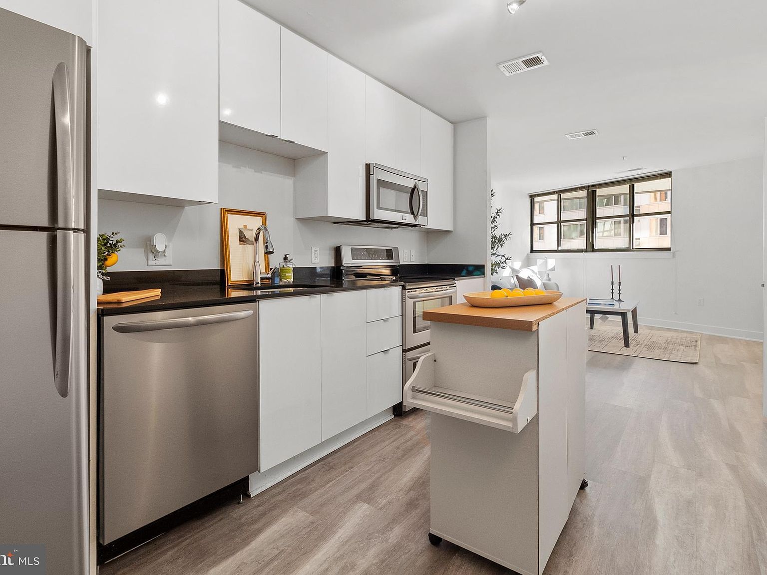 460 New York Ave NW UNIT 405 Washington, DC 20001 - Thumbnail 3