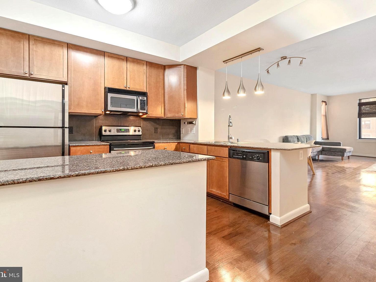 400 Massachusetts Ave NW APT 415 Washington, DC 20001 - Thumbnail 3