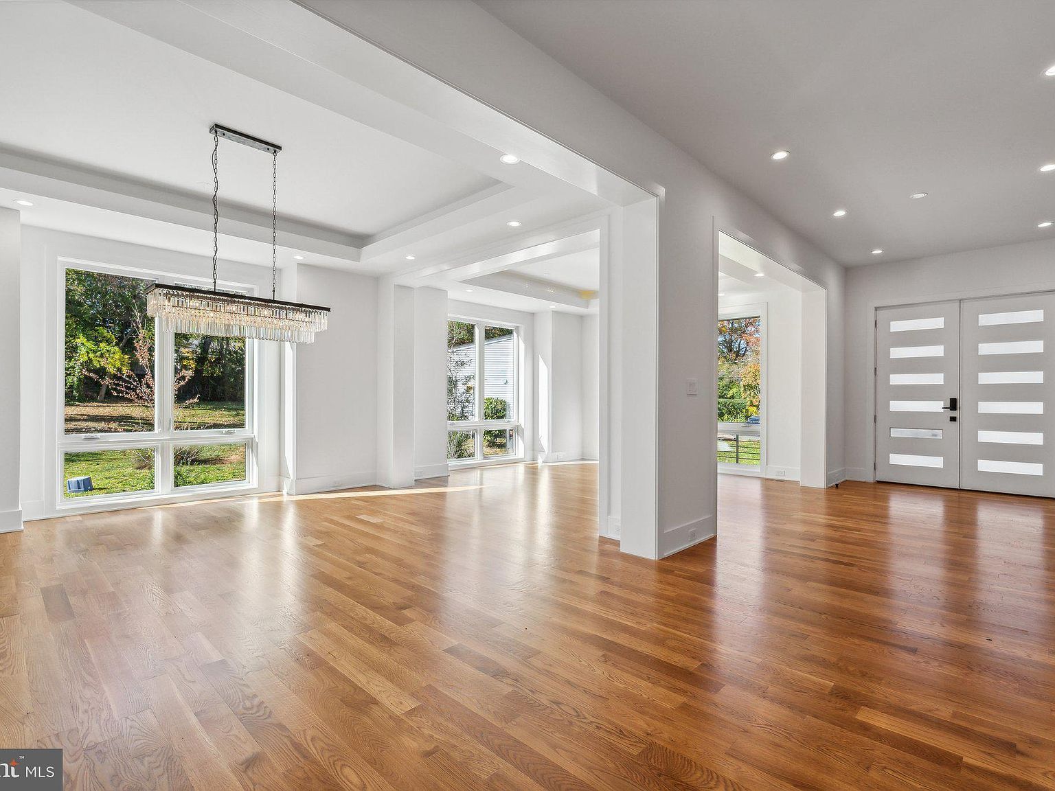 103 Saint Andrews Dr NE Vienna, VA 22180 - Thumbnail 3