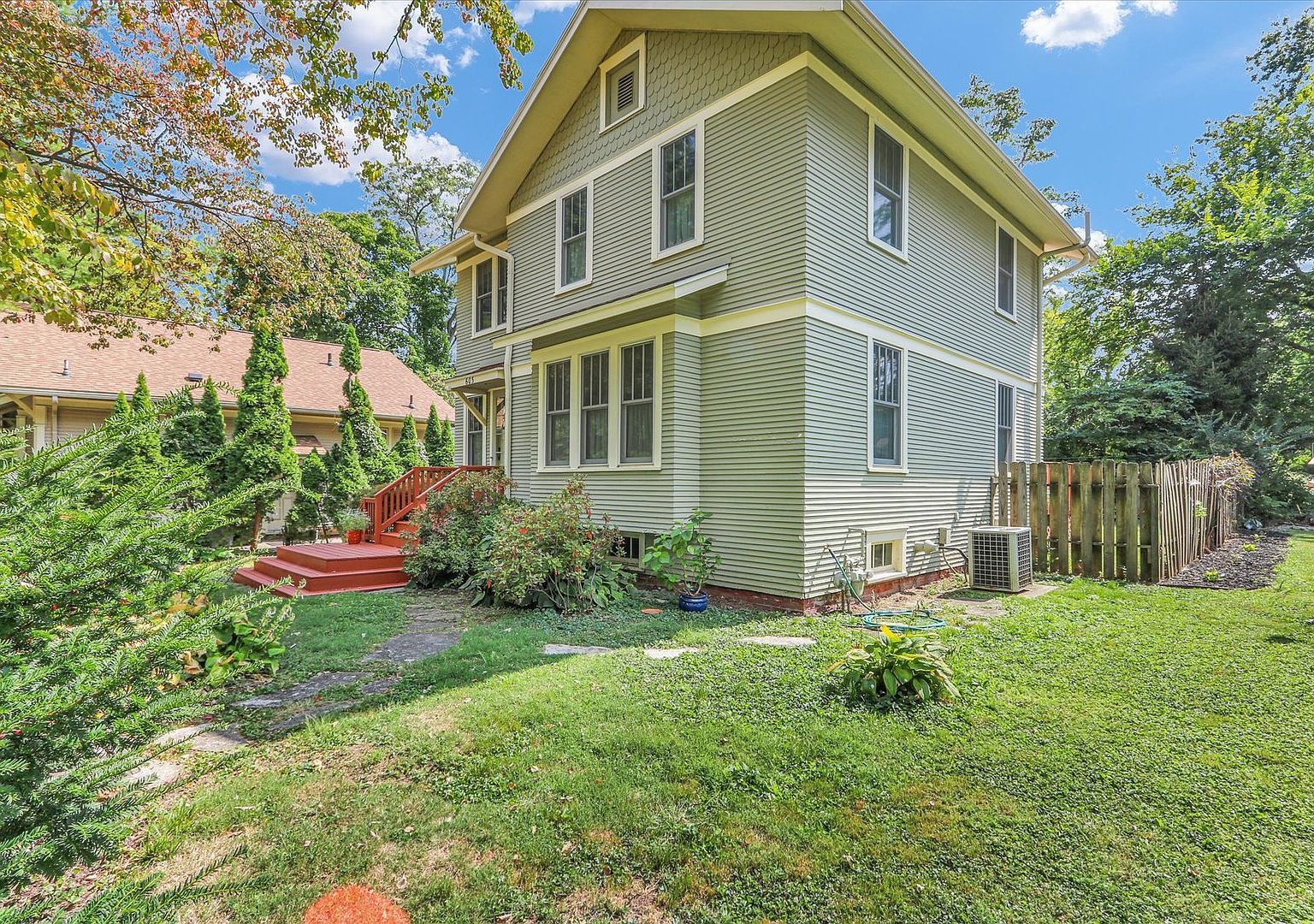 603 W Indiana Ave Urbana, IL 61801 - Thumbnail 3