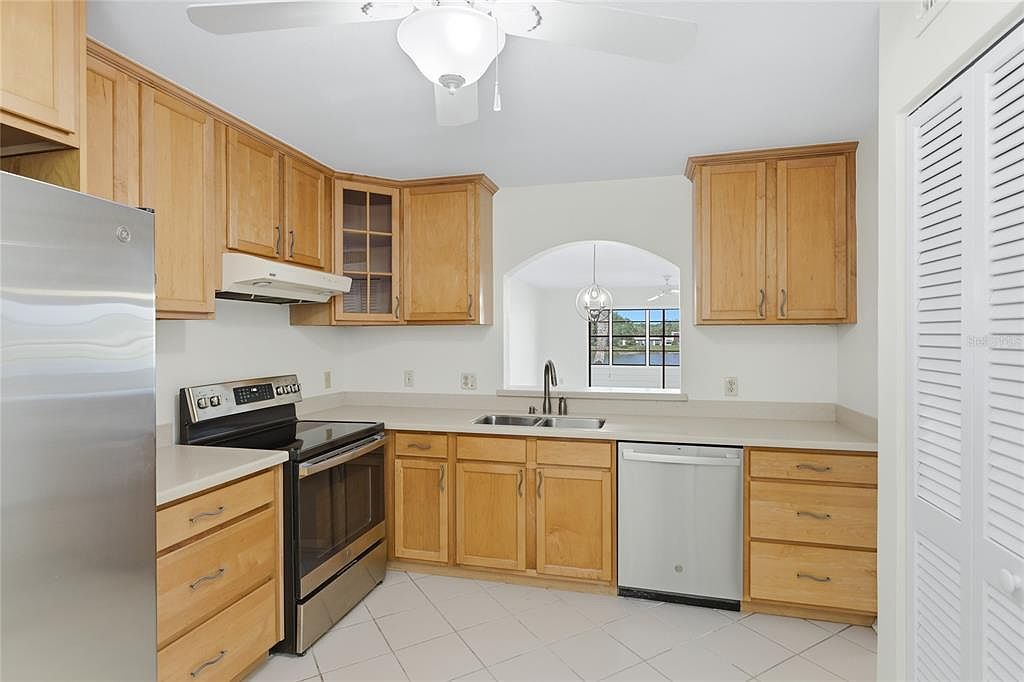 211 Lakewood Dr #211 Bradenton, FL 34210 - Thumbnail 3
