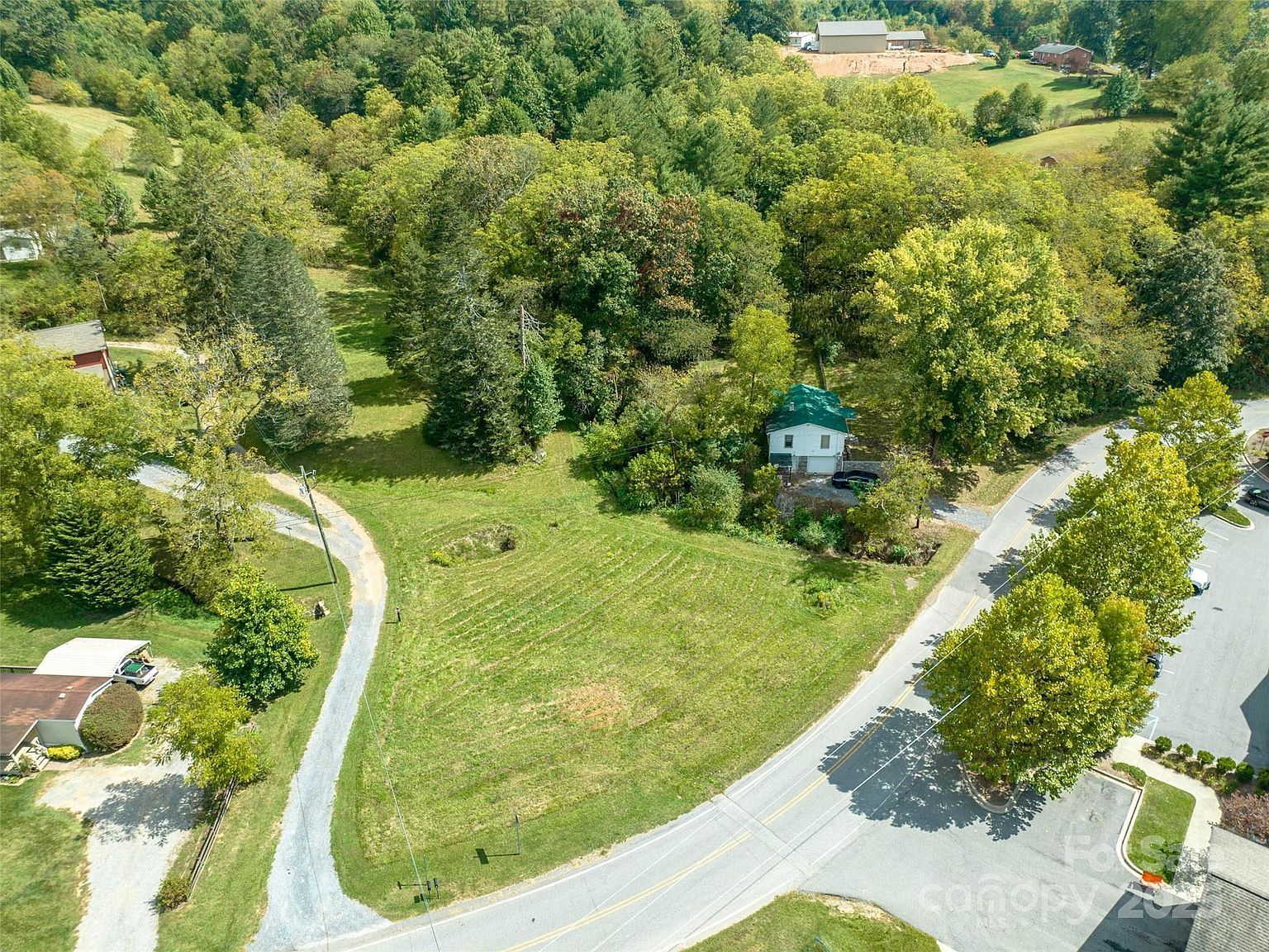 74 Buckeye Cove Rd Canton, NC 28716 - Thumbnail 3