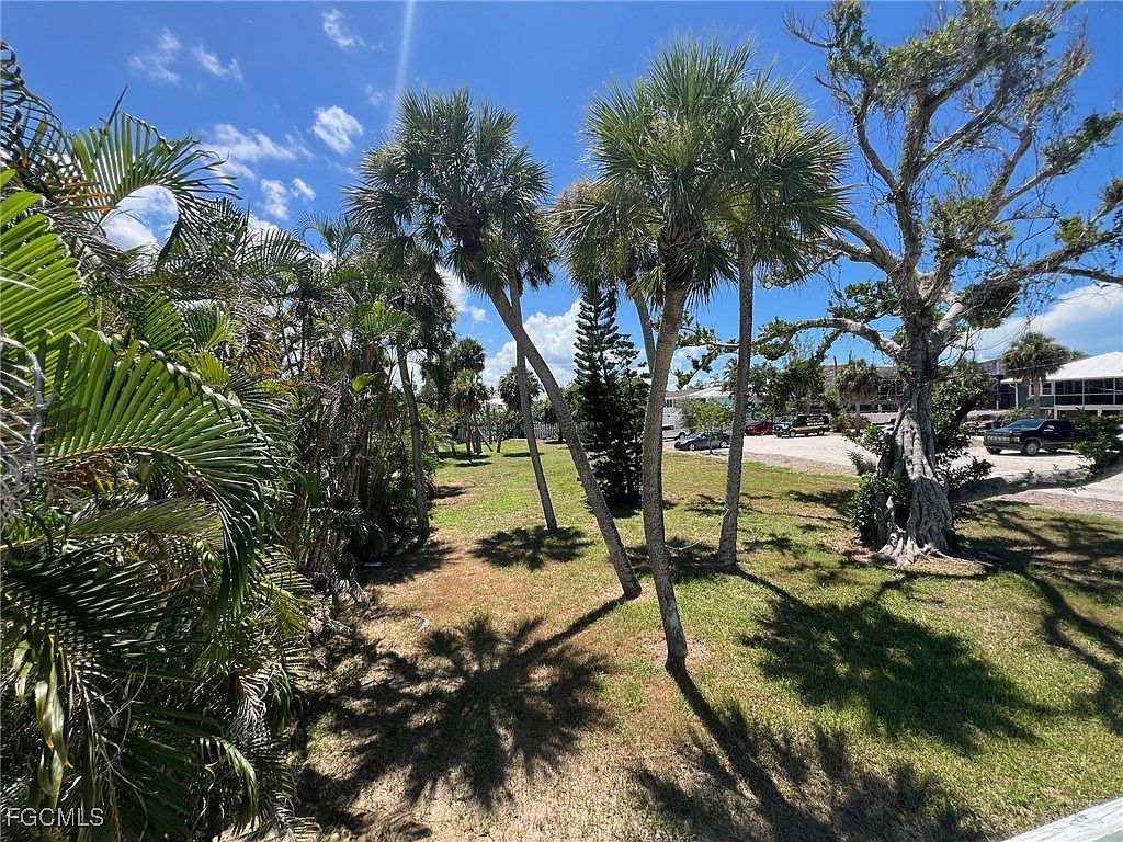 226 Connecticut St Fort Myers Beach, FL 33931 - Thumbnail 3