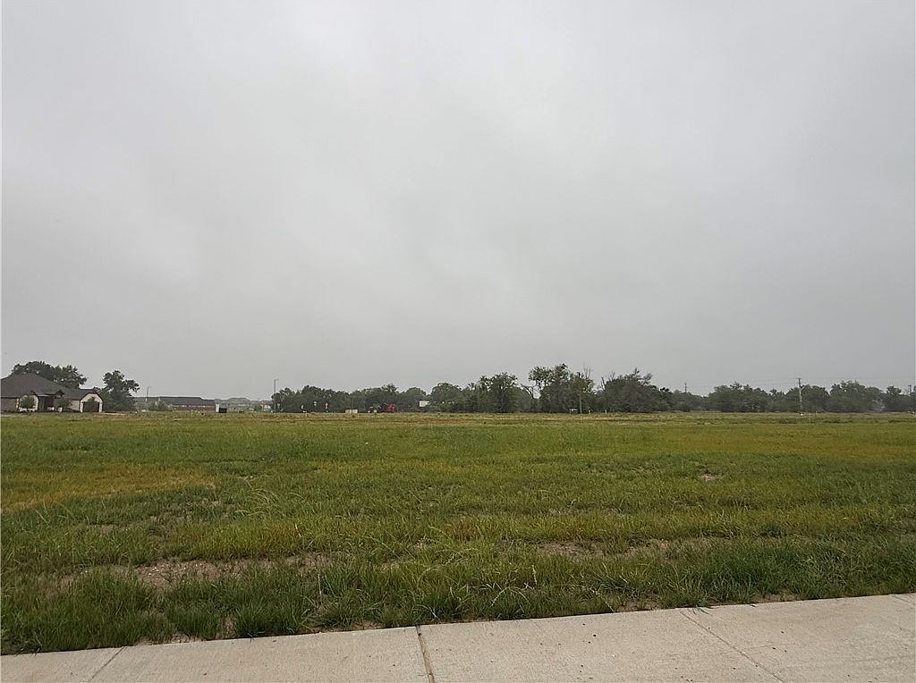 1032 Calaveras College Station, TX 77845 - Thumbnail 3