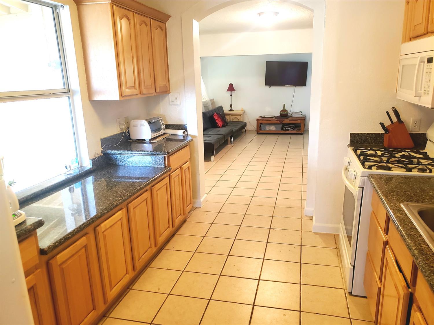 312 Kelly Court, Sacramento, CA, USA, 95838 - Thumbnail 3