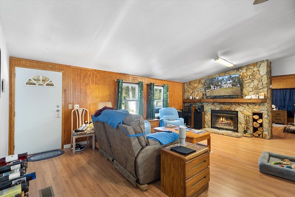 1566 NE 262nd Ave Old Town, FL 32680 - Thumbnail 3