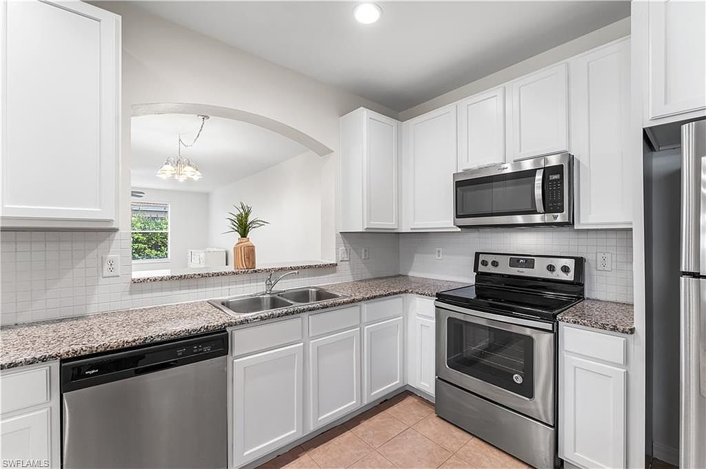 17513 Cherry Ridge Ln Fort Myers, FL 33967 - Thumbnail 3