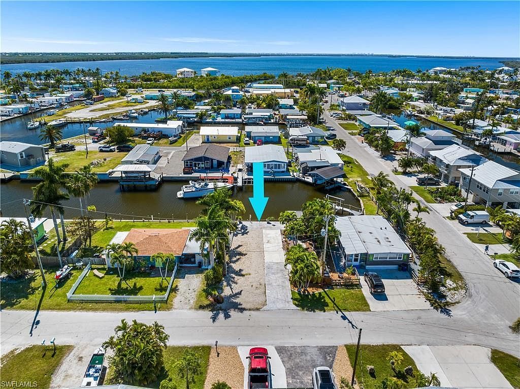 2585 Cay Cv Matlacha, FL 33993 - Thumbnail 3