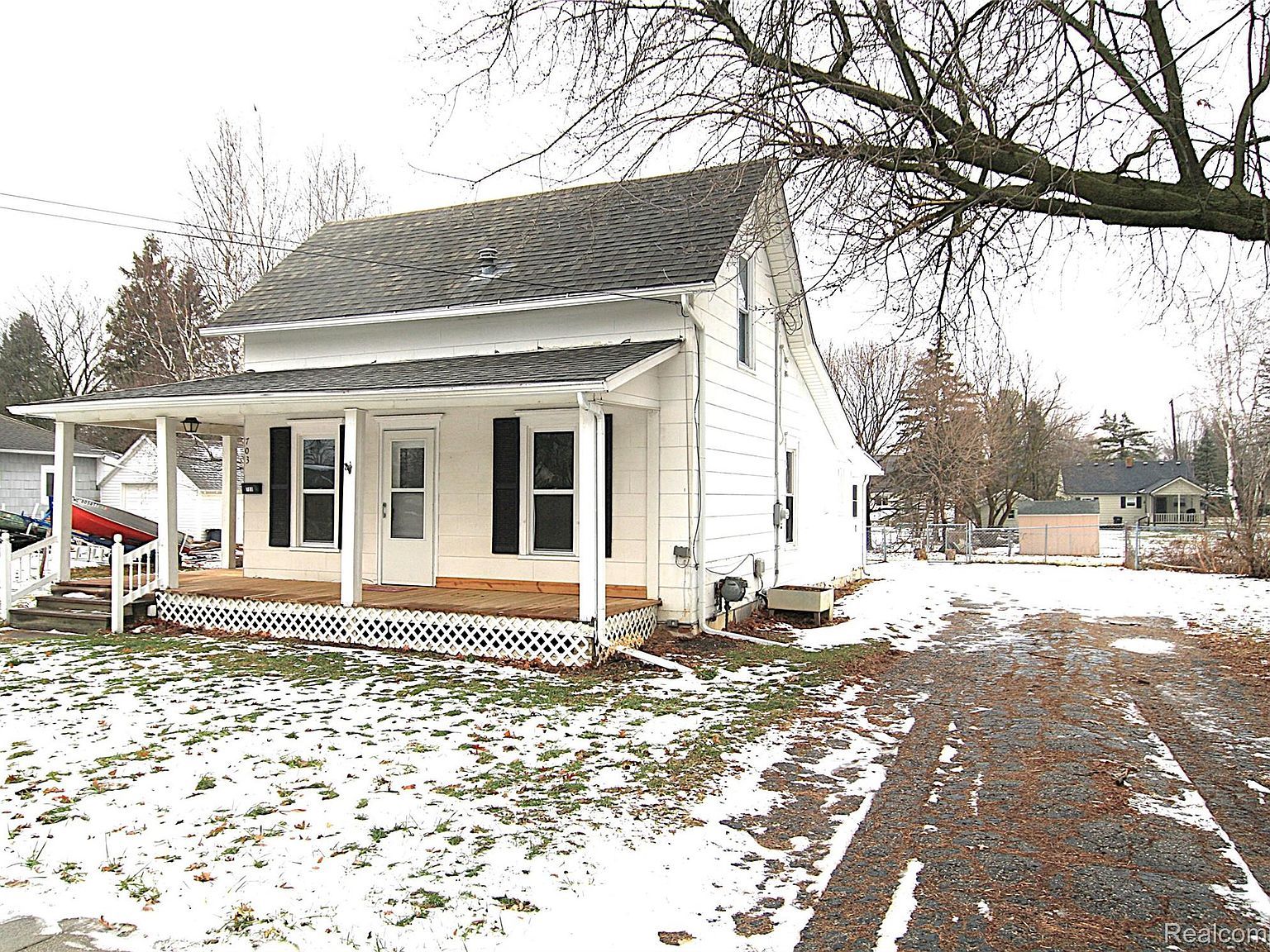 703 Queen St Owosso, MI 48867 - Thumbnail 3