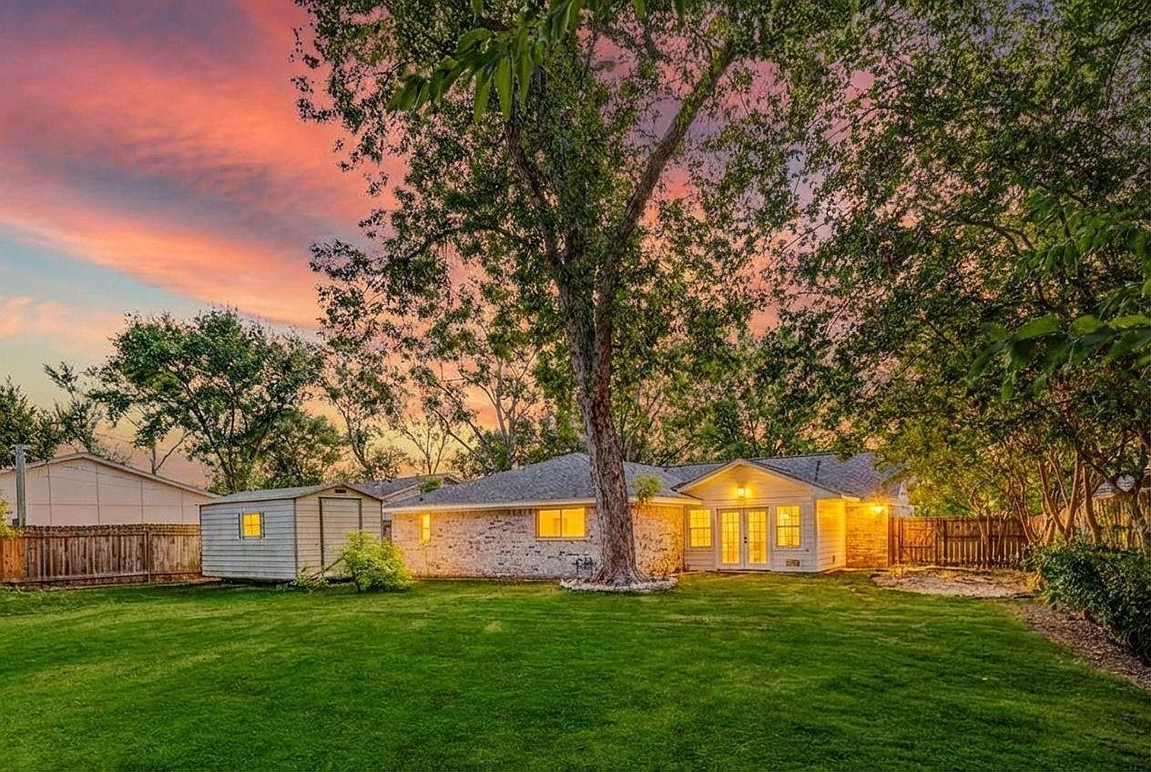 5514 Chantilly Ln Houston, TX 77092 - Thumbnail 3