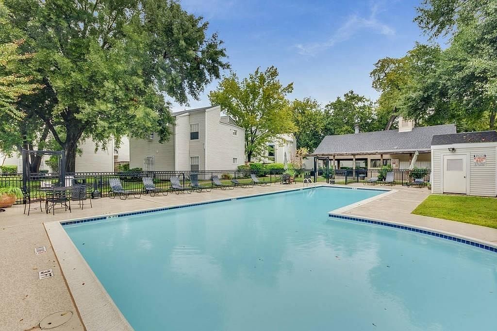 9809 Richmond Ave UNIT C16 Houston, TX 77042 - Thumbnail 3