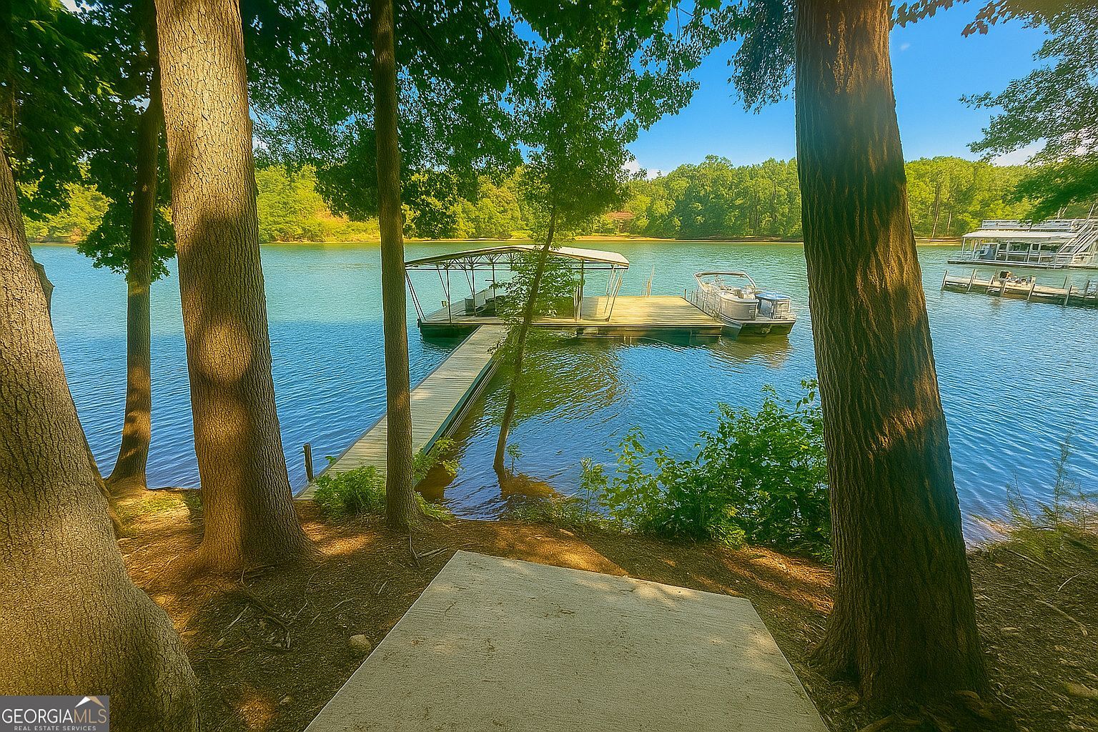 346 Lake Club Cir Lavonia, GA 30553 - Thumbnail 3