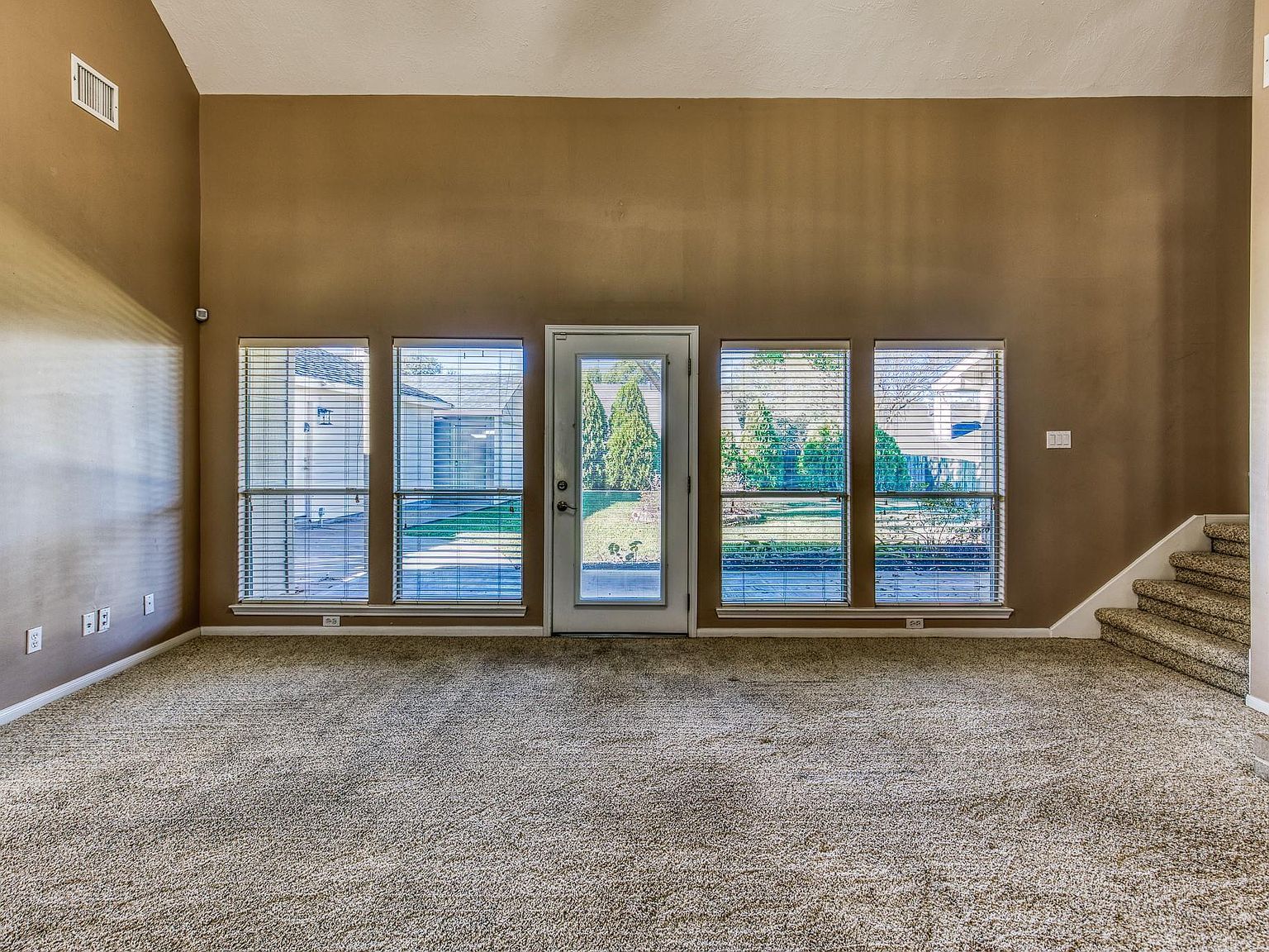 2706 Victory Ln Brenham, TX 77833 - Thumbnail 3