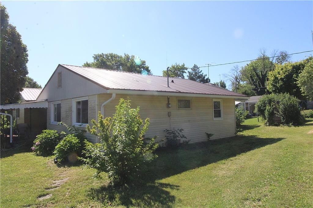 225 E 13th St Horton, KS 66439 - Thumbnail 3