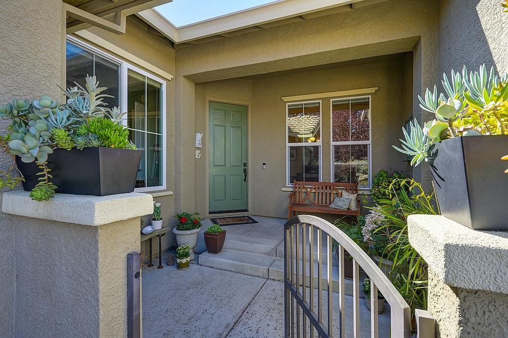 2016 Petruchio Way Roseville, CA 95661 - Thumbnail 3