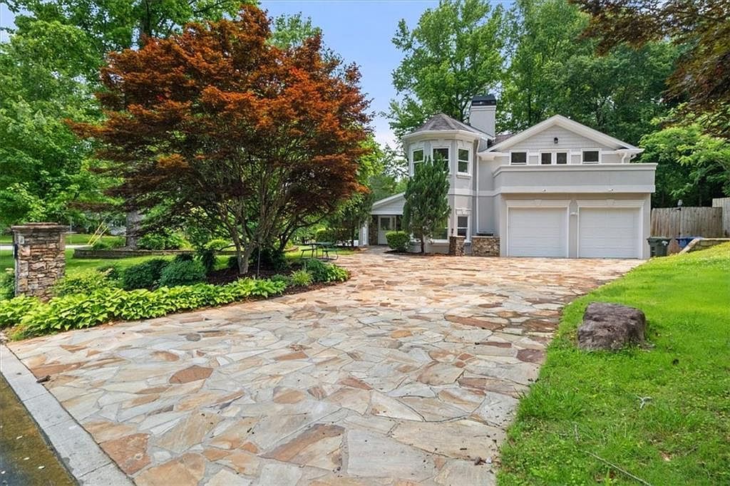 6771 Sunny Brook Ln Sandy Springs, GA 30328 - Thumbnail 3