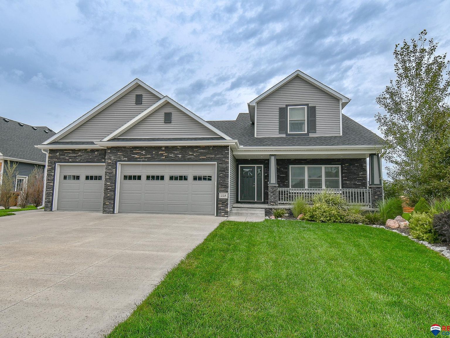 228 Knotty Pine Ln Seward, NE 68434 - Thumbnail 3