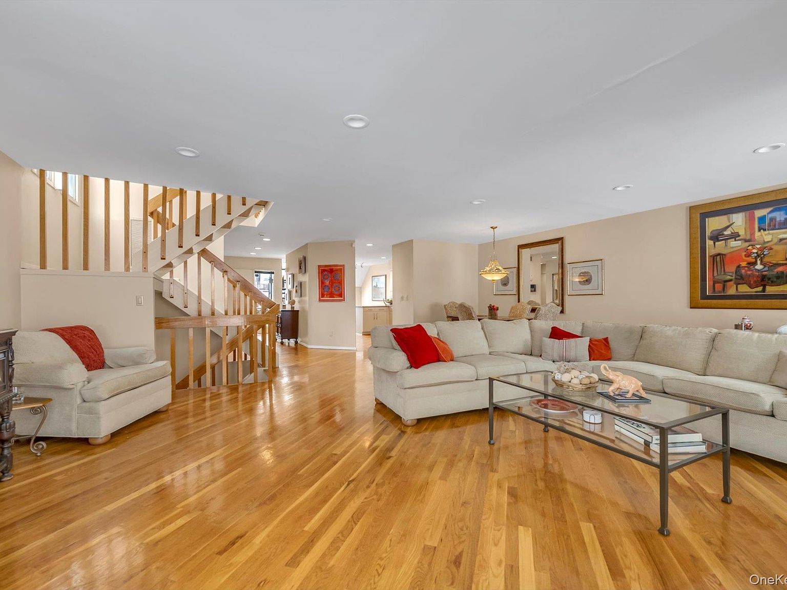 6 John Bean Ct Port Washington, NY 11050 - Thumbnail 3