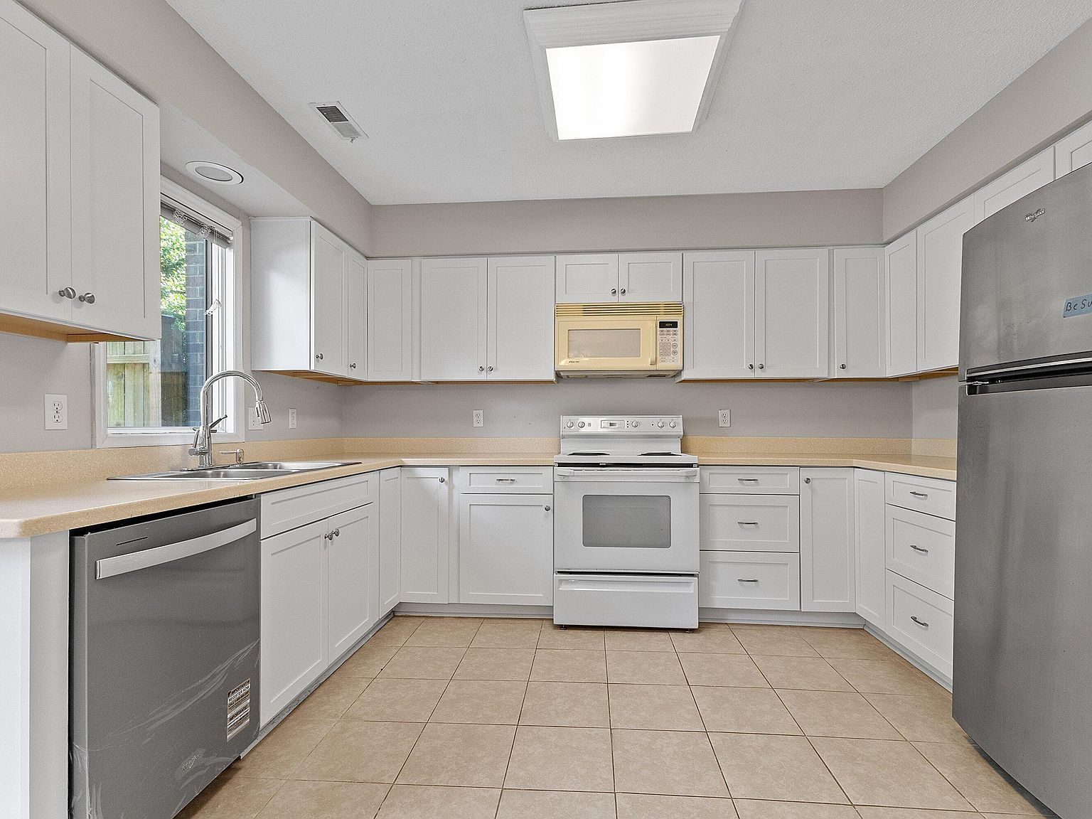 4350 Hunters Club Dr Raleigh, NC 27606 - Thumbnail 3