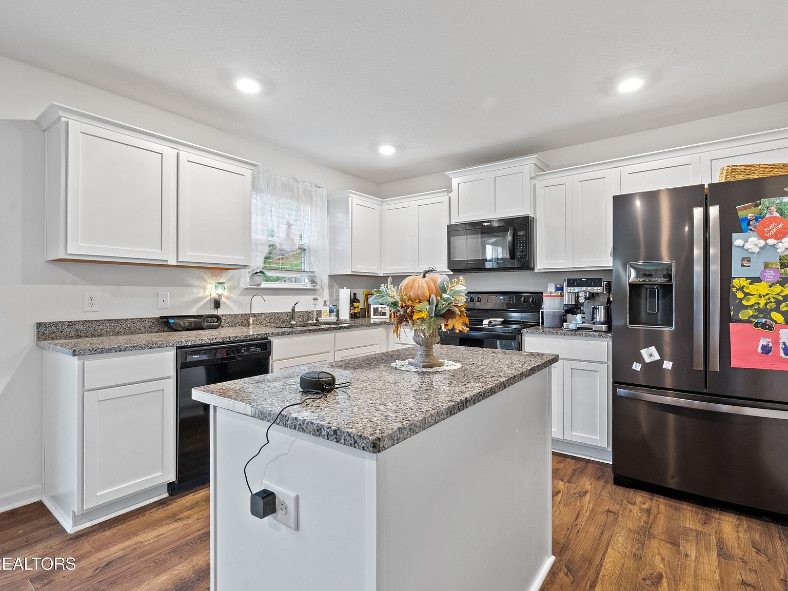 4643 Hay Wagon Ln Knoxville, TN 37938 - Thumbnail 3