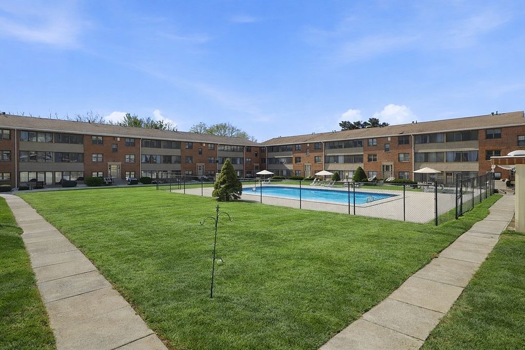 68 Preston St APT 6D Wakefield, MA 01880 - Thumbnail 3