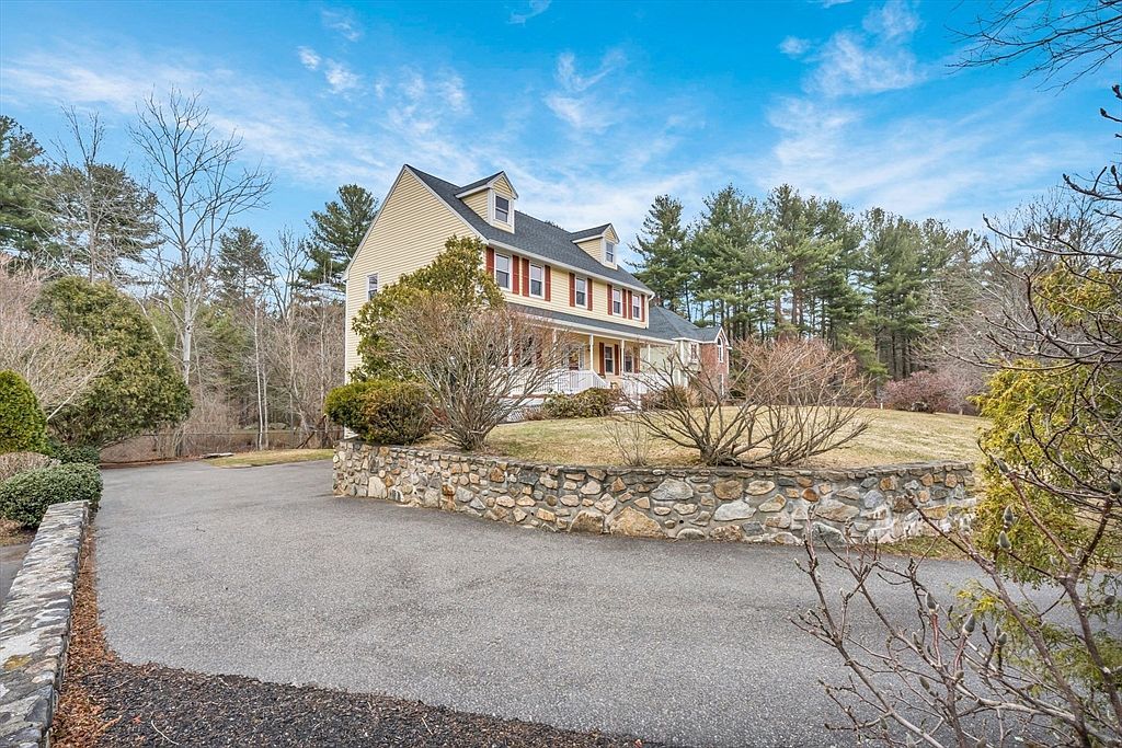 10 Stonehedge Dr Wilmington, MA 01887 - Thumbnail 3