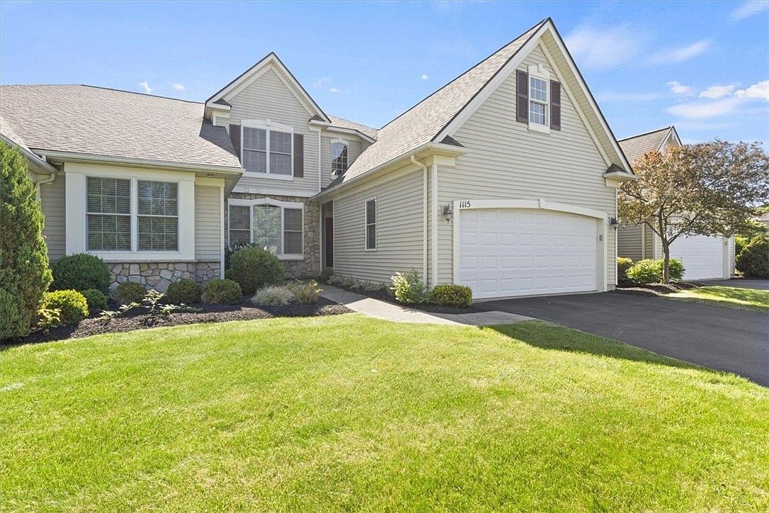 1115 Yorkshire Way Victor, NY 14564 - Thumbnail 3