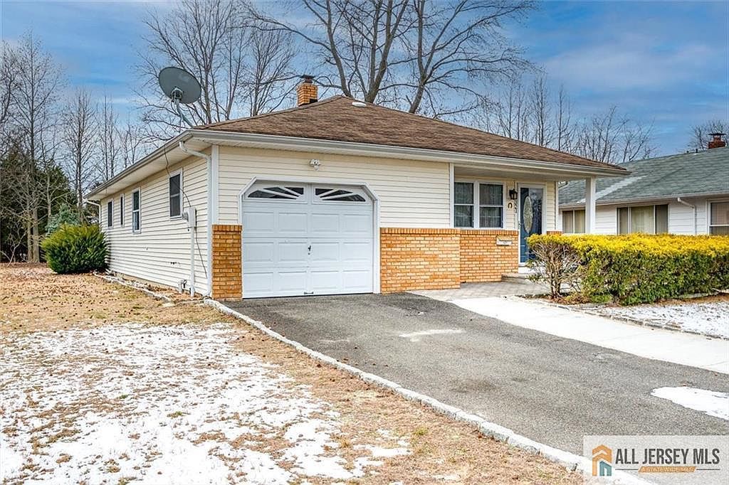 321 Curacao St Toms River, NJ 08757 - Thumbnail 3