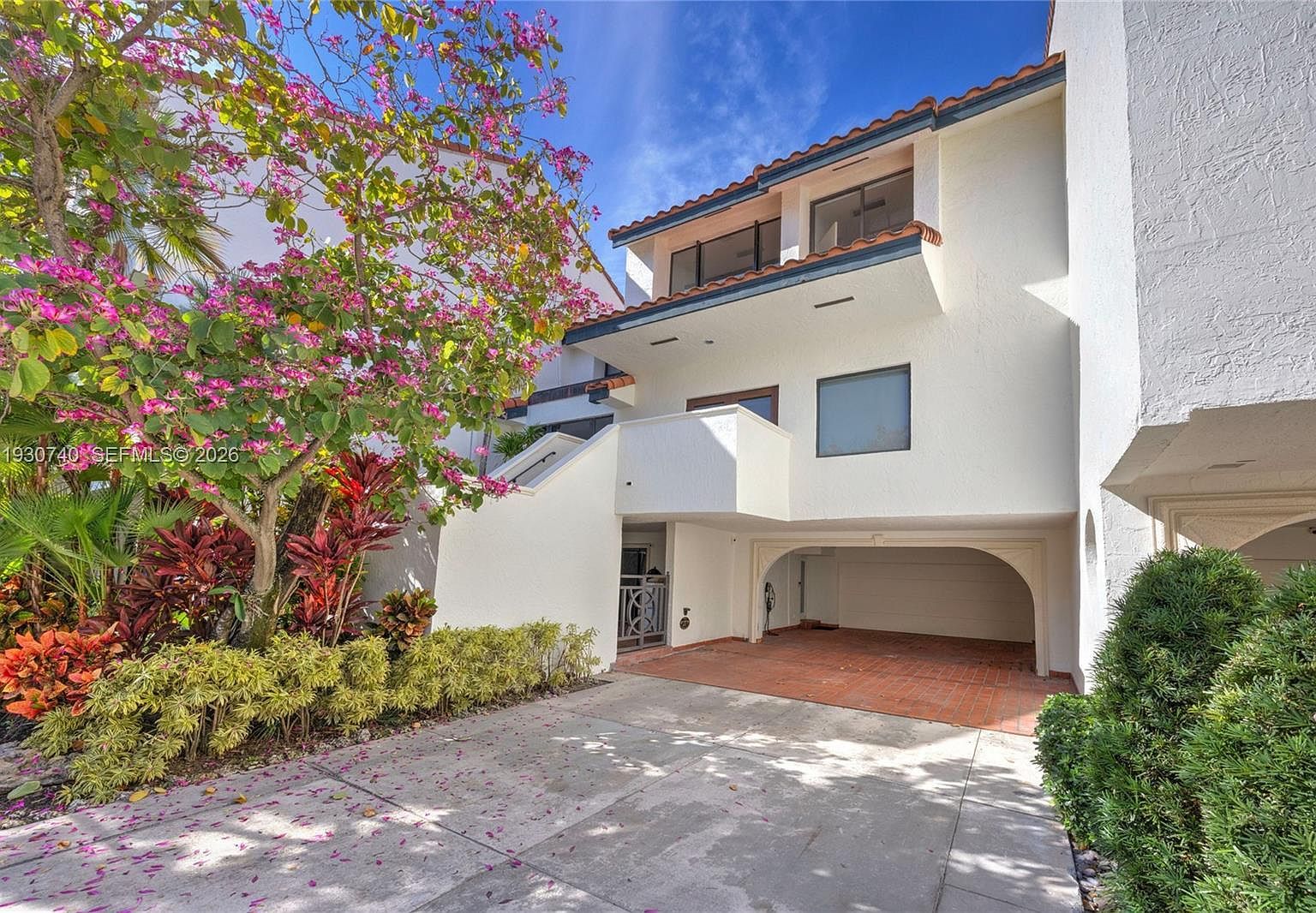 2000 S Bayshore Dr APT 27 Miami, FL 33133 - Thumbnail 3