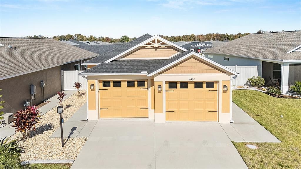 1661 Sara St Okahumpka, FL 34762 - Thumbnail 3